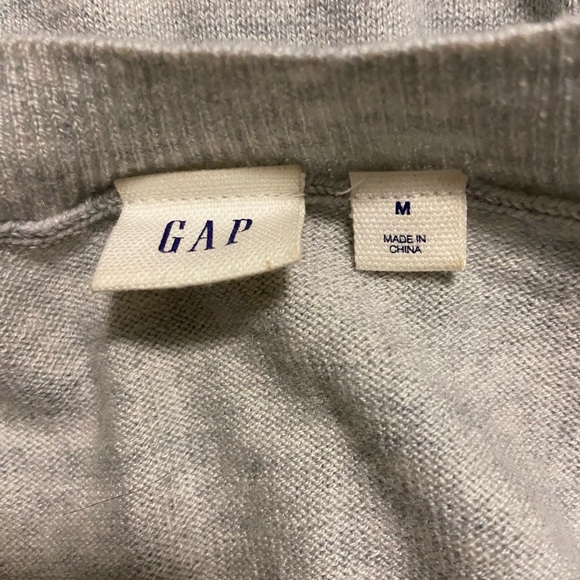 Cute Gap “Heart” sweater - Picture 6 of 7